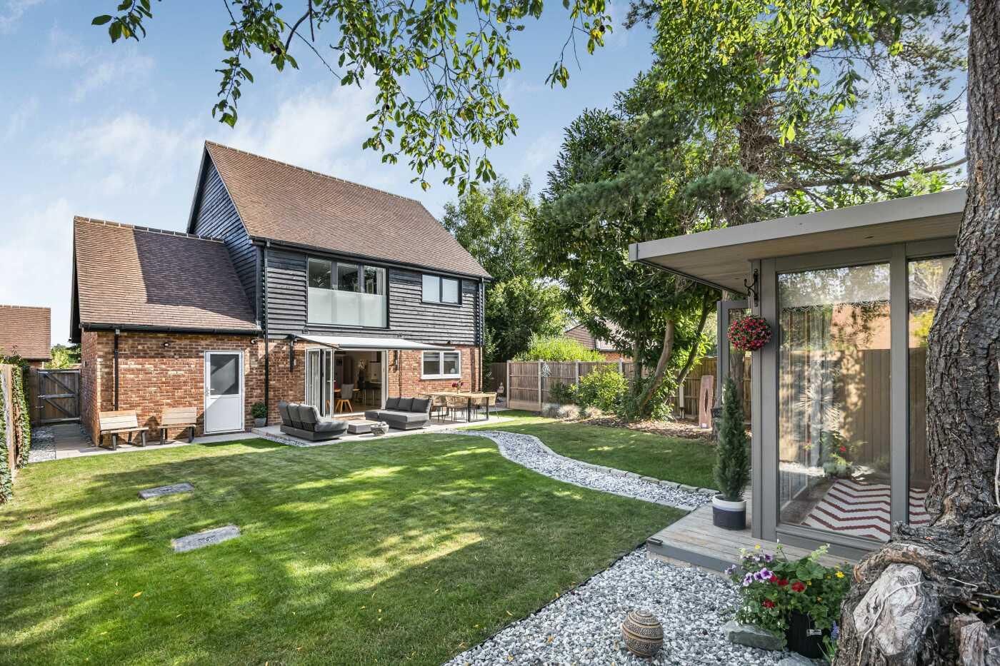 Flint Close, Rotherfield Greys, Henley-On-Thames